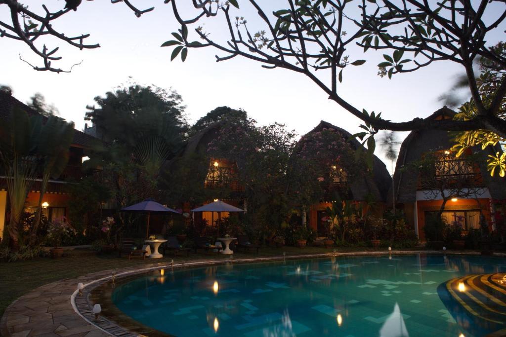 Puri Dalem Hotel Sanur Exterior photo