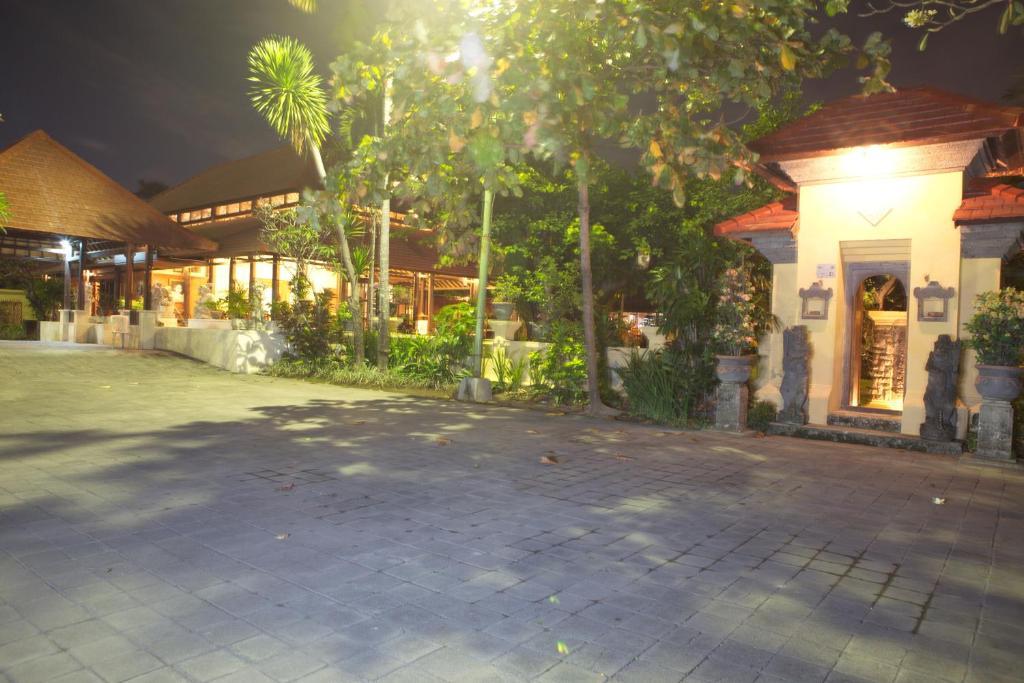 Puri Dalem Hotel Sanur Exterior photo